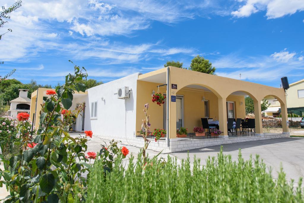 Apartments Patricia Trogir Exterior photo